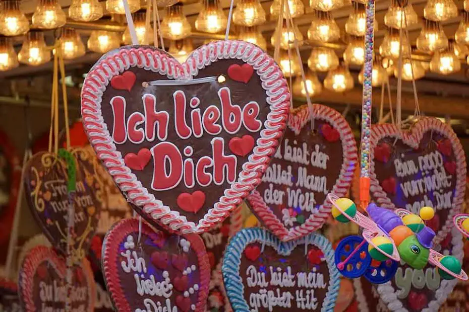 Giving them a gingerbread heart saying "I love you" is one way how to say I love you in German to a man or woman