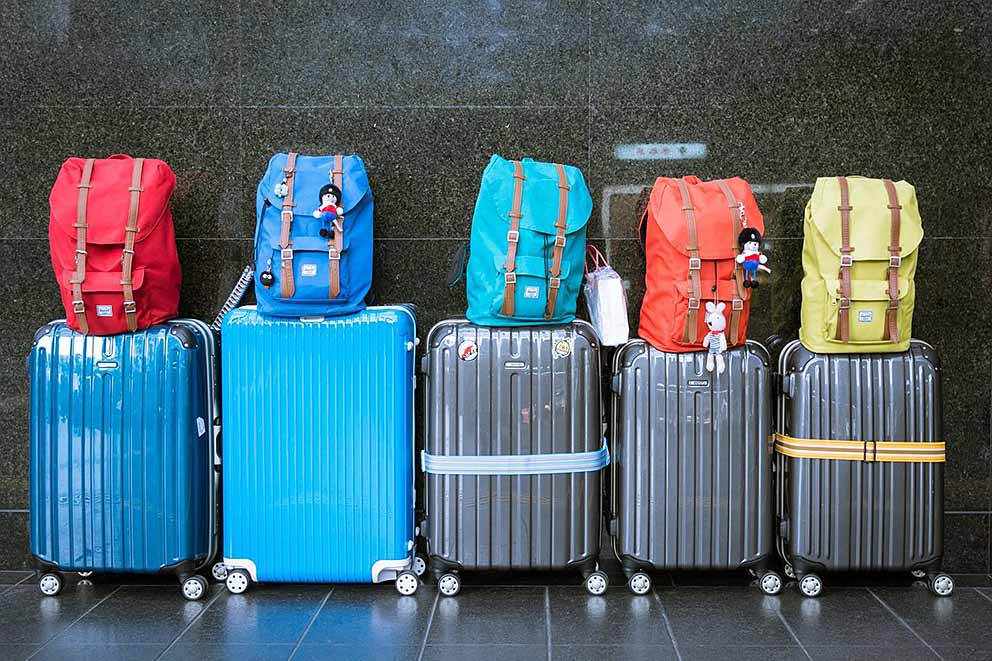 french word for luggage - les bagages