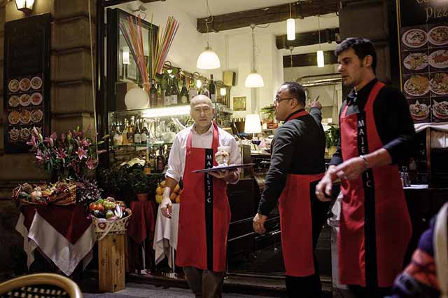 how to say please in italian: a vanilla ice cream, please. - un gelato alla vaniglia, per piacere.