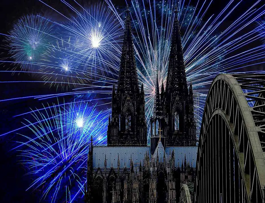 fireworks cologne cathedral